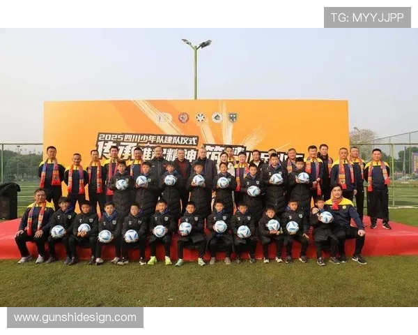 成都足球队团队协作变革引发热议助力球队崛起与发展